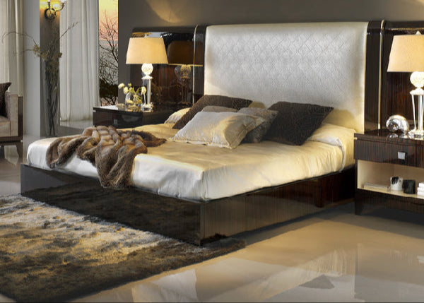 Sleek Upholstered Bed with Integrated Nightstands – High-quality home furnishing