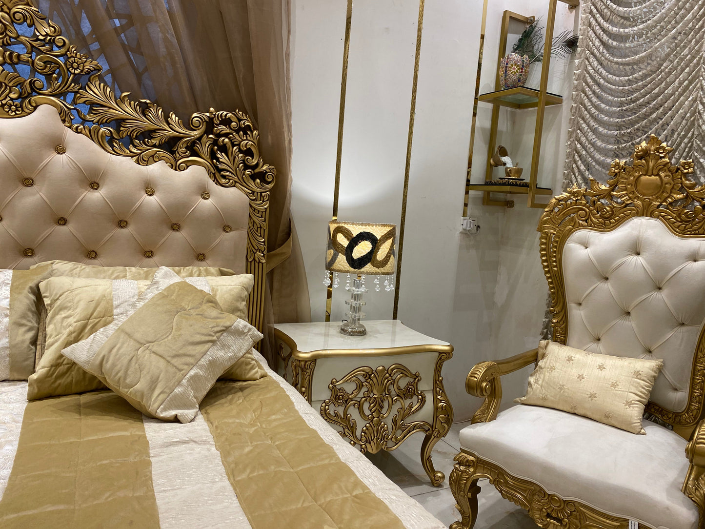 Samnite Classic Bedroom Set by Miracle's