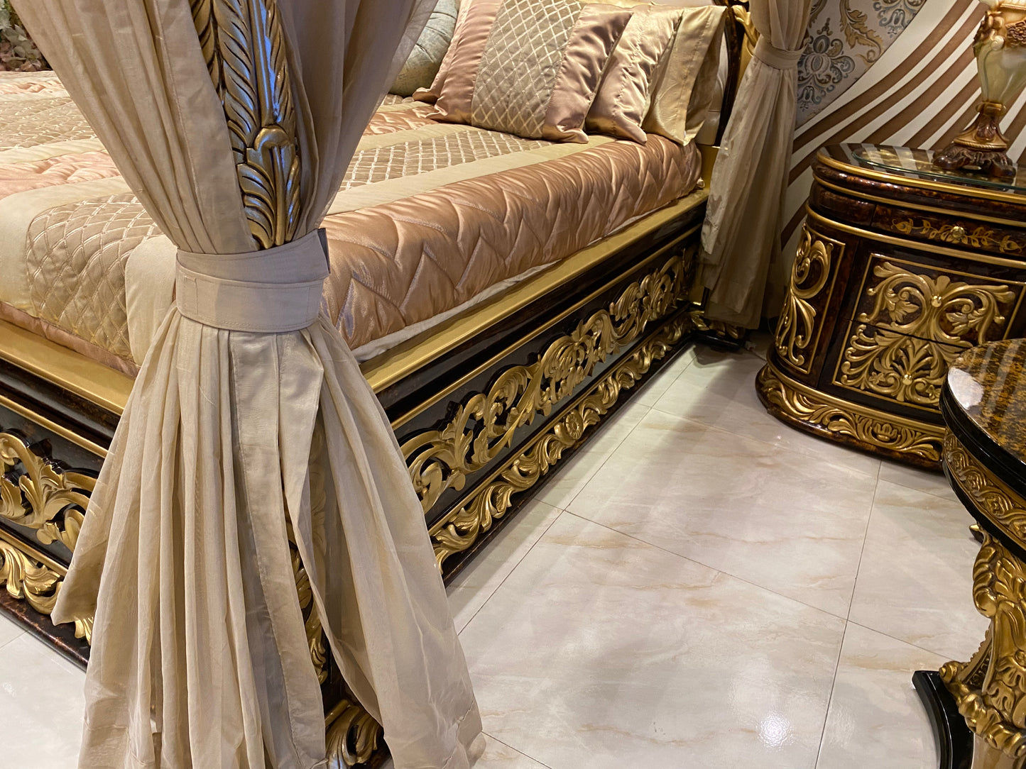 Sultan Bedroom Set