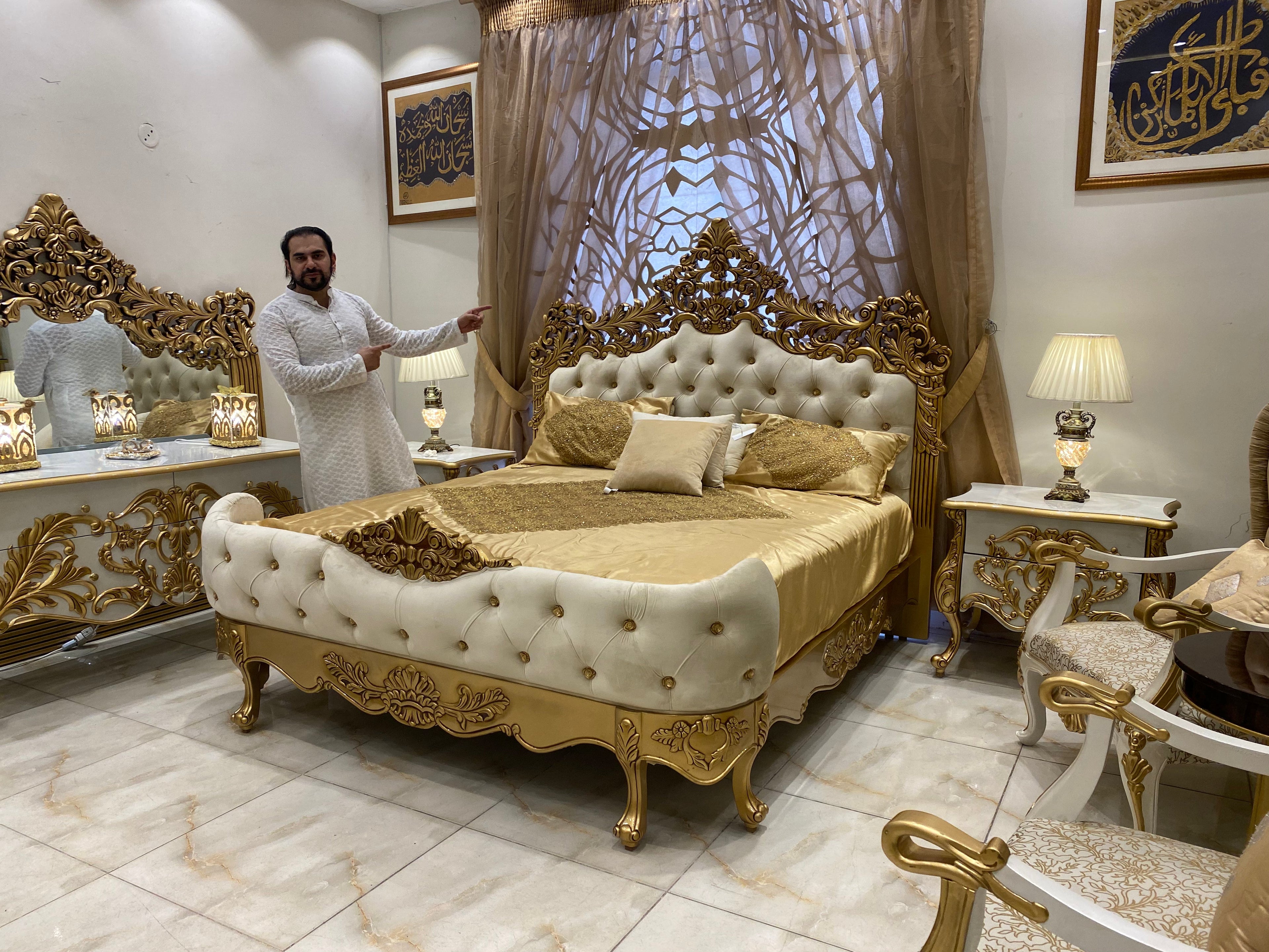 Classical Bedroom Sets
