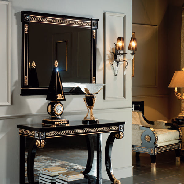 Elegant Framed Mirror: A Statement of Timeless Luxury