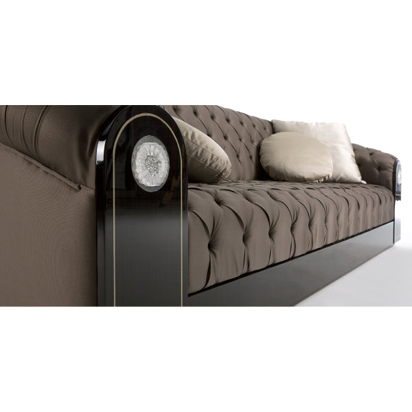 Elegant Living Room with Timeless Design