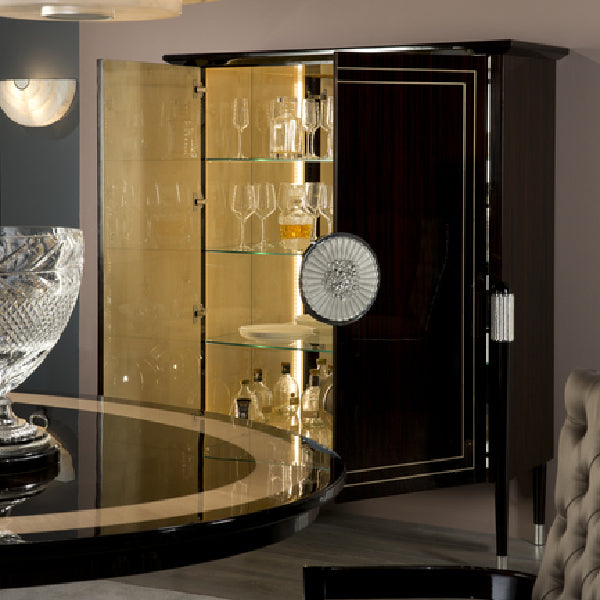 Sophisticated Dining Room with Luxurious Accents