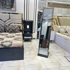 Versatile Full-Length Mirror for Optimal Self-View