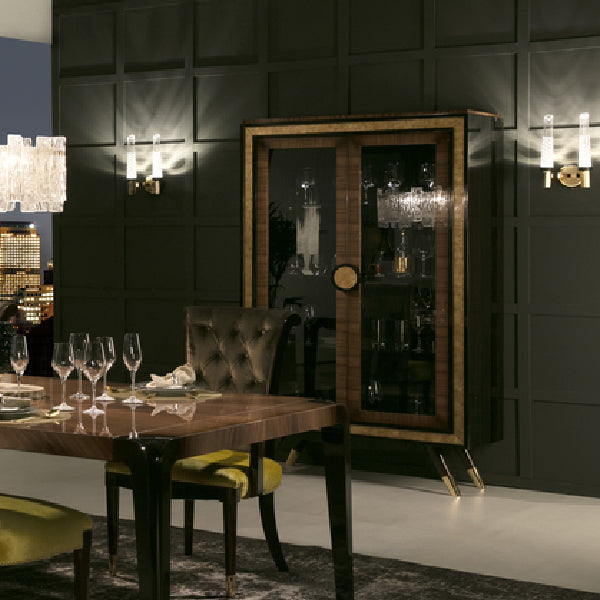 Stylish Display Cabinet with Contemporary Elegance