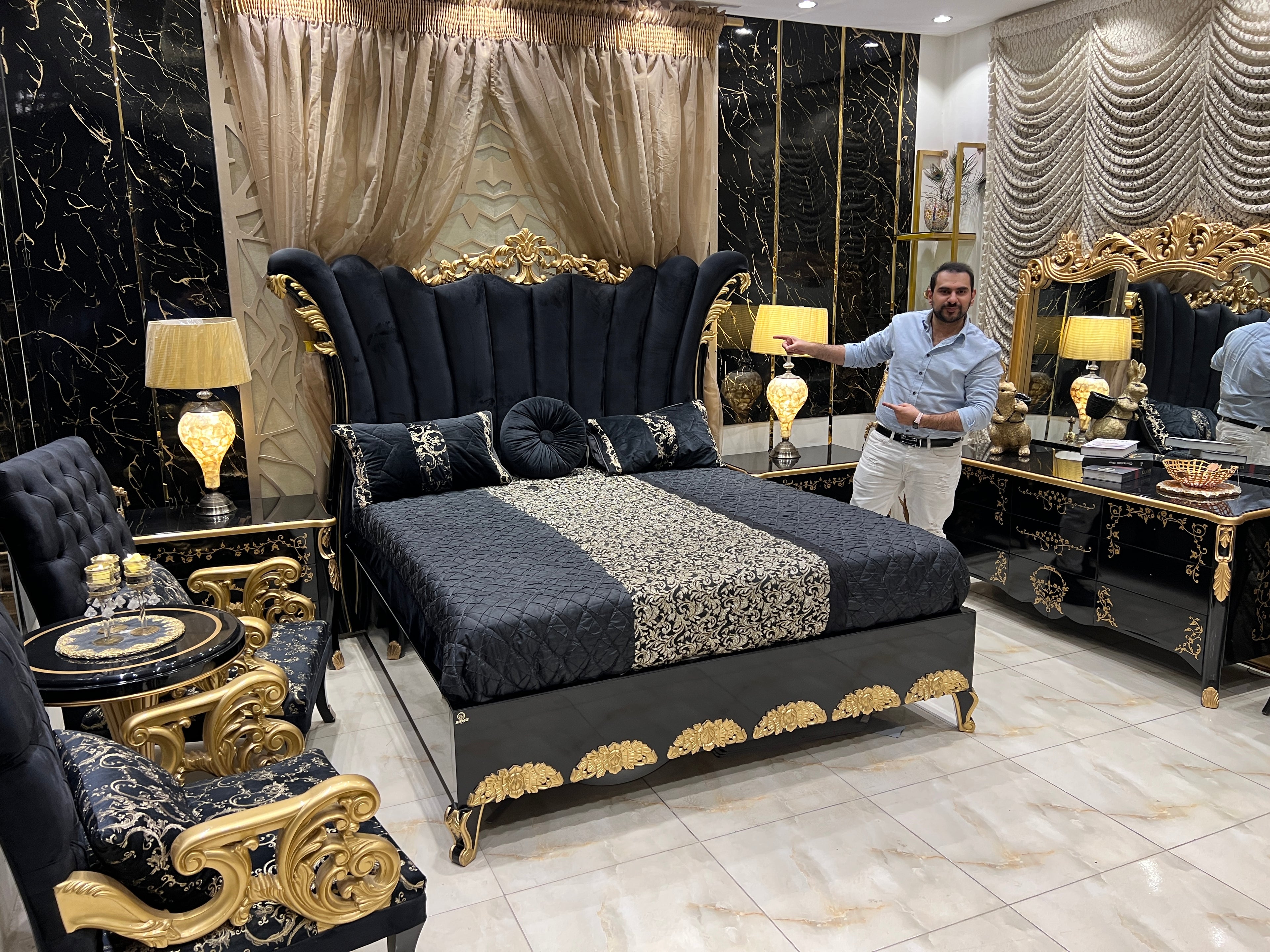 Avlion Classic Bedroom Set (Black)