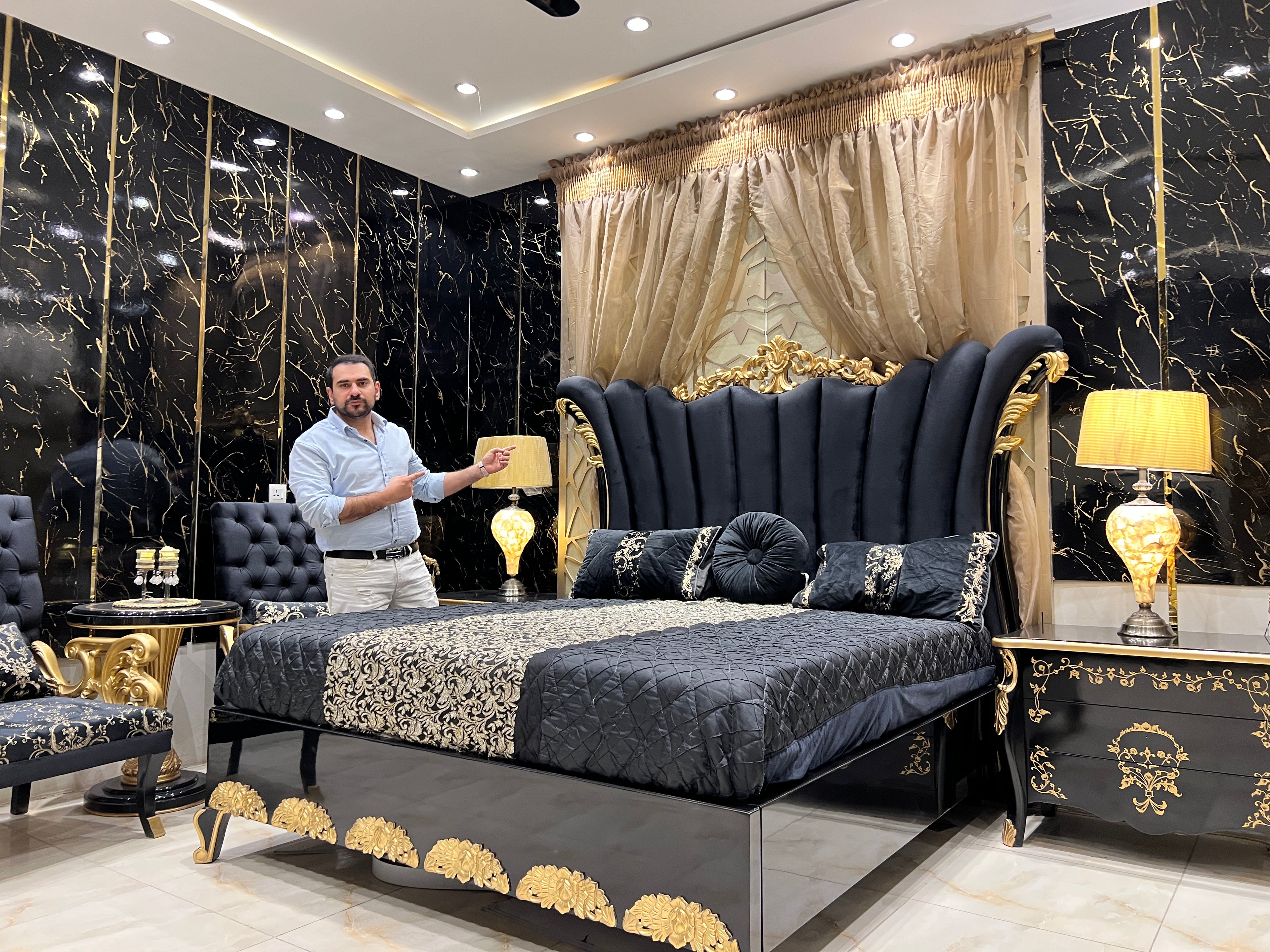 Avlion Classic Bedroom Set (Black)