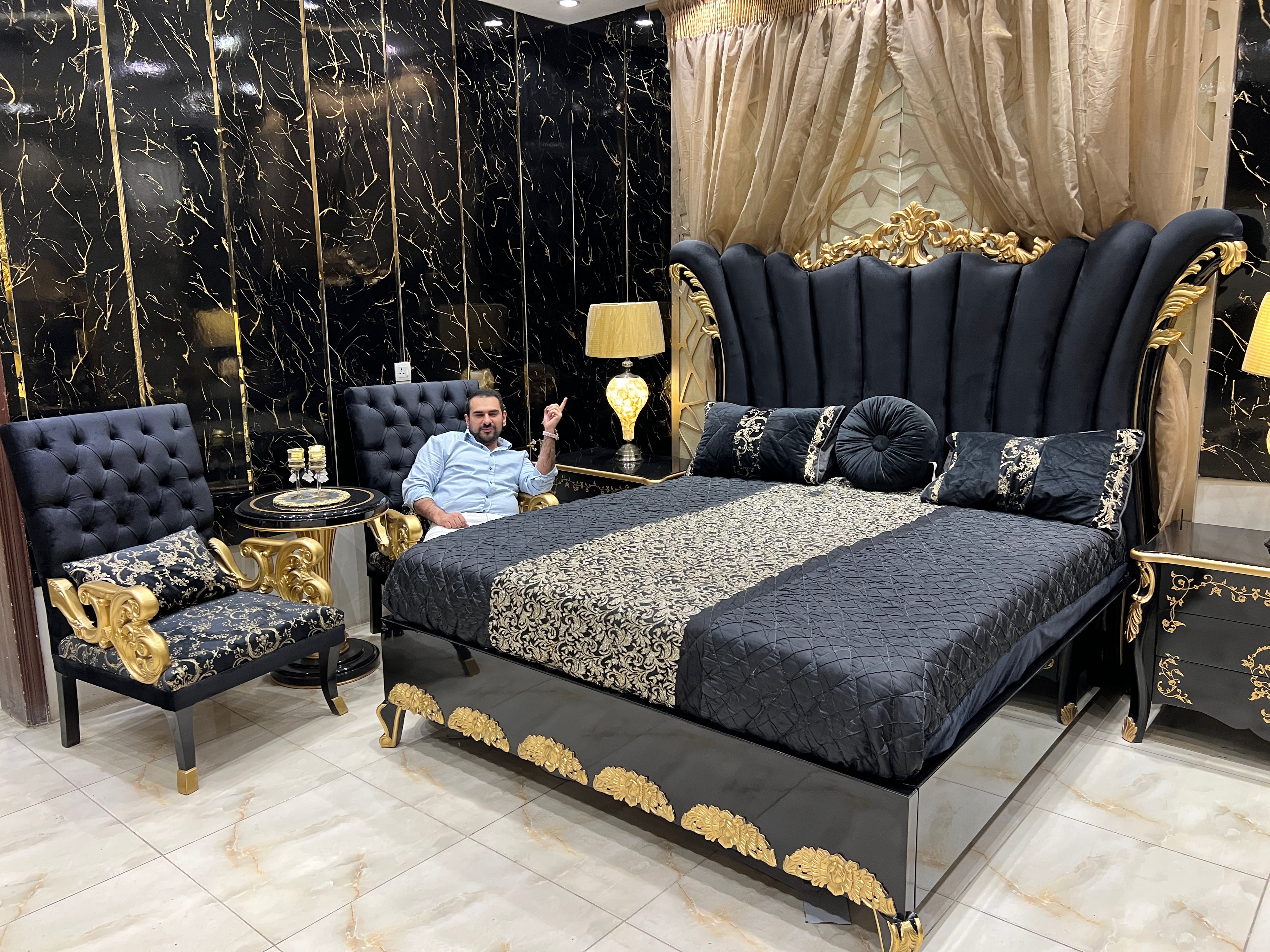 Avlion Classic Bedroom Set (Black)