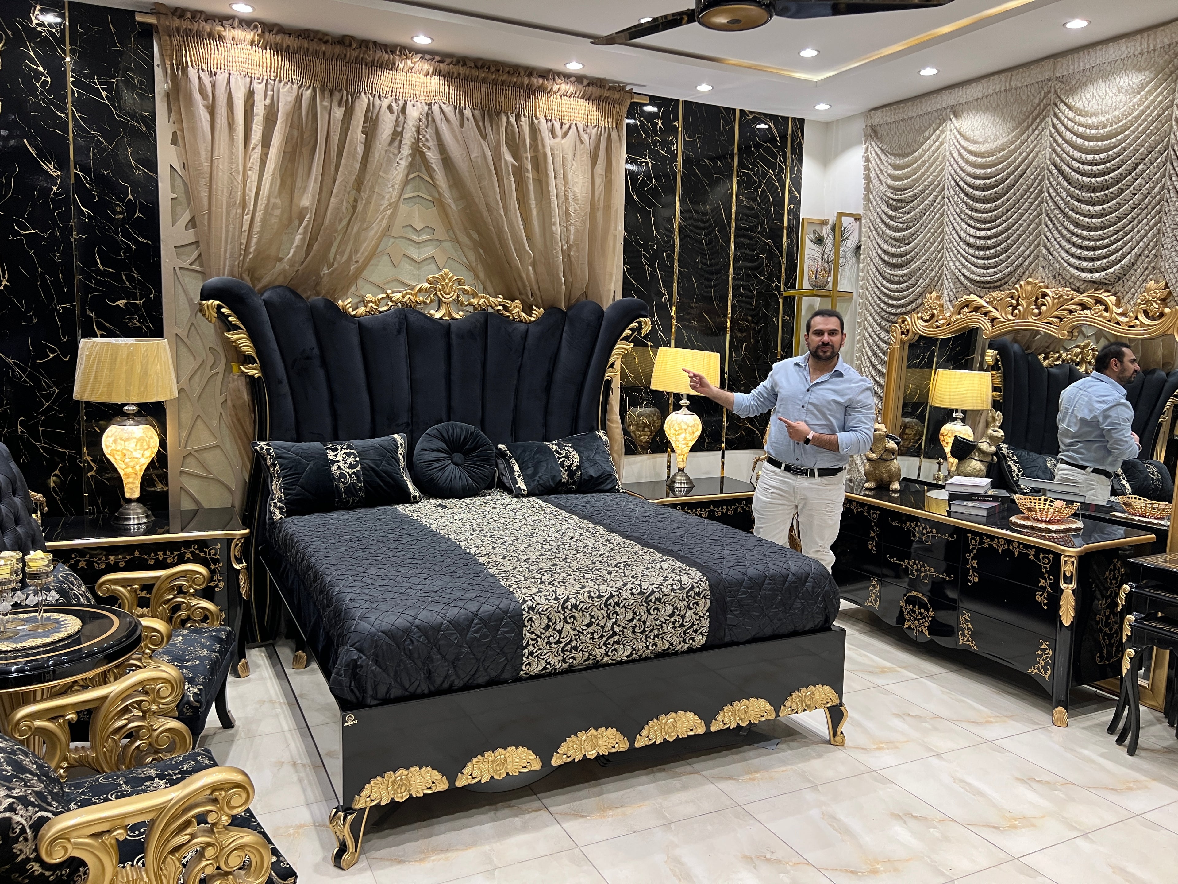 Avlion Classic Bedroom Set (Black)