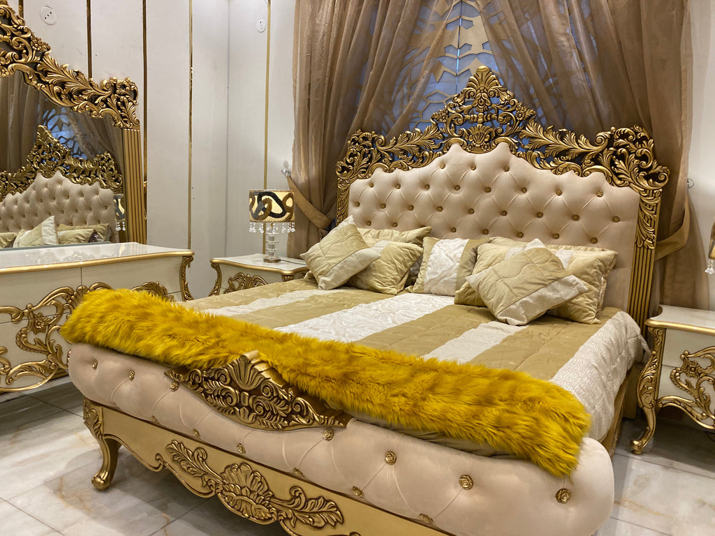 Samnite Classic Bedroom Set by Miracle's