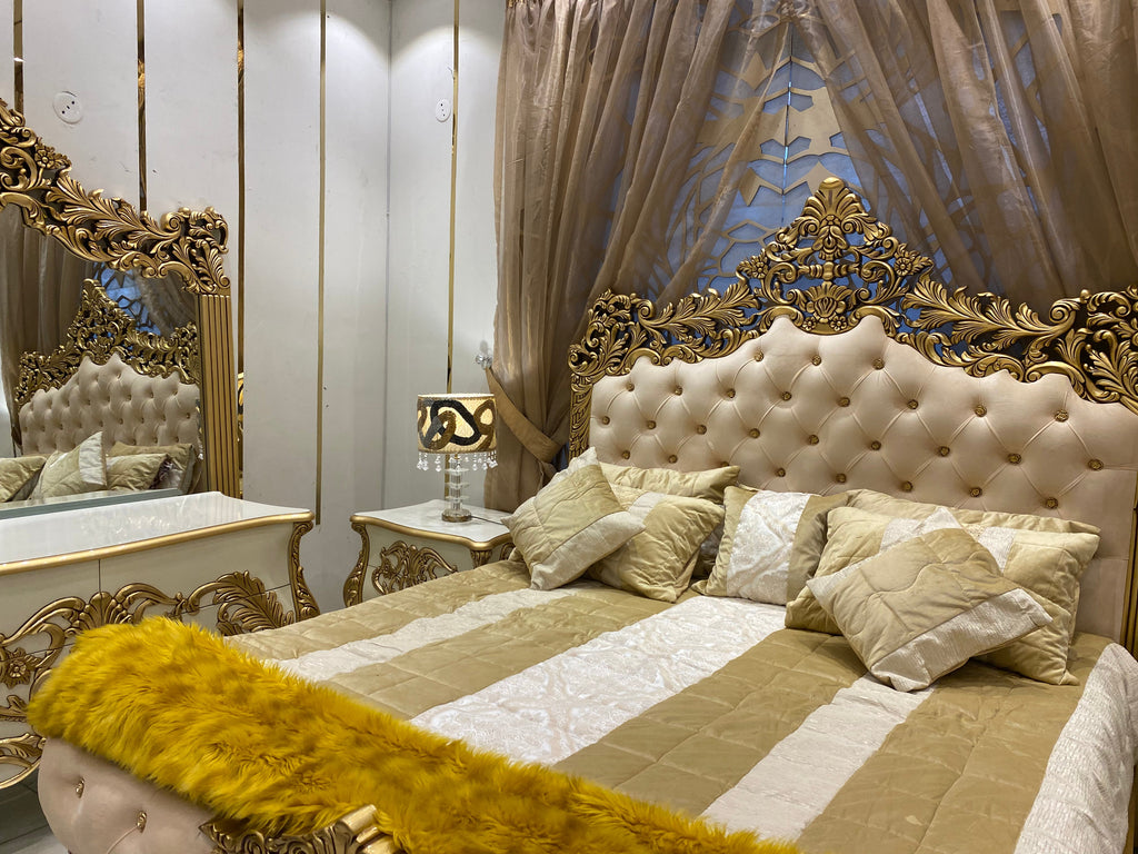 Samnite Classic Bedroom Set by Miracle's