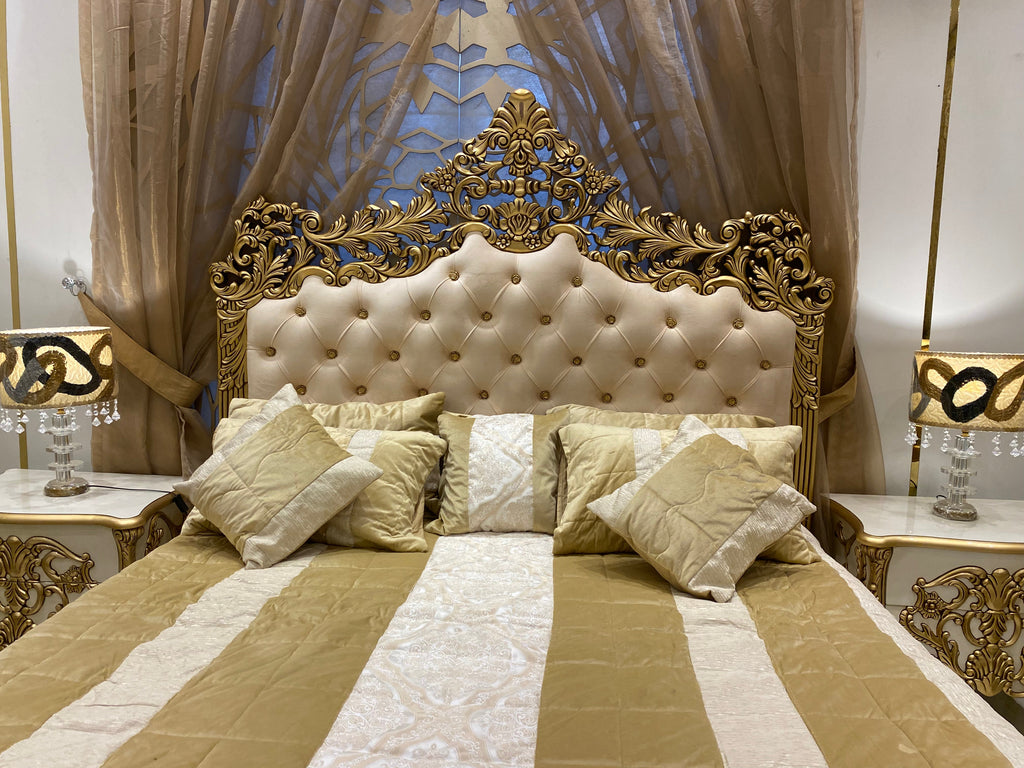 Samnite Classic Bedroom Set by Miracle's