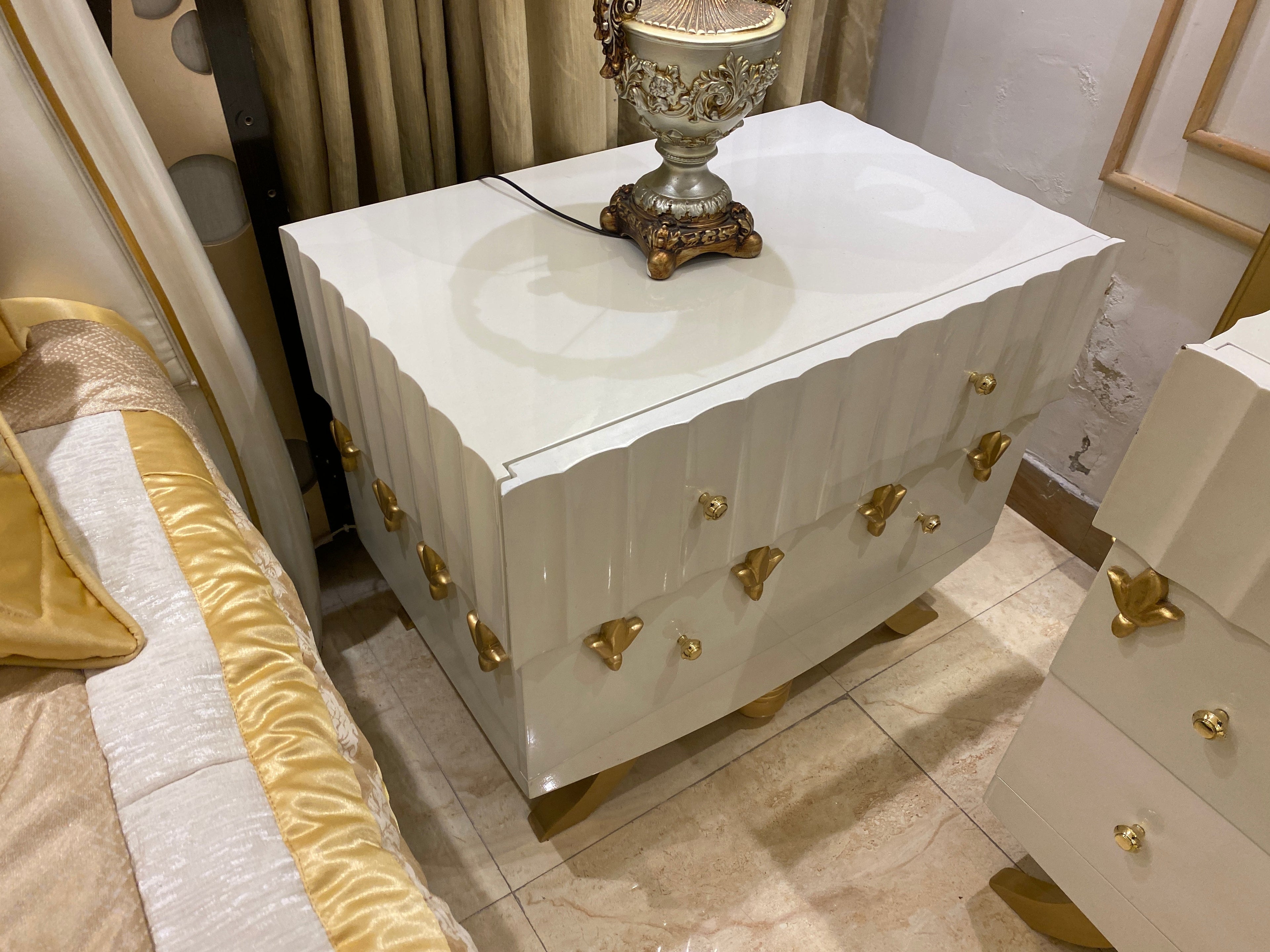 Avlion Classic White