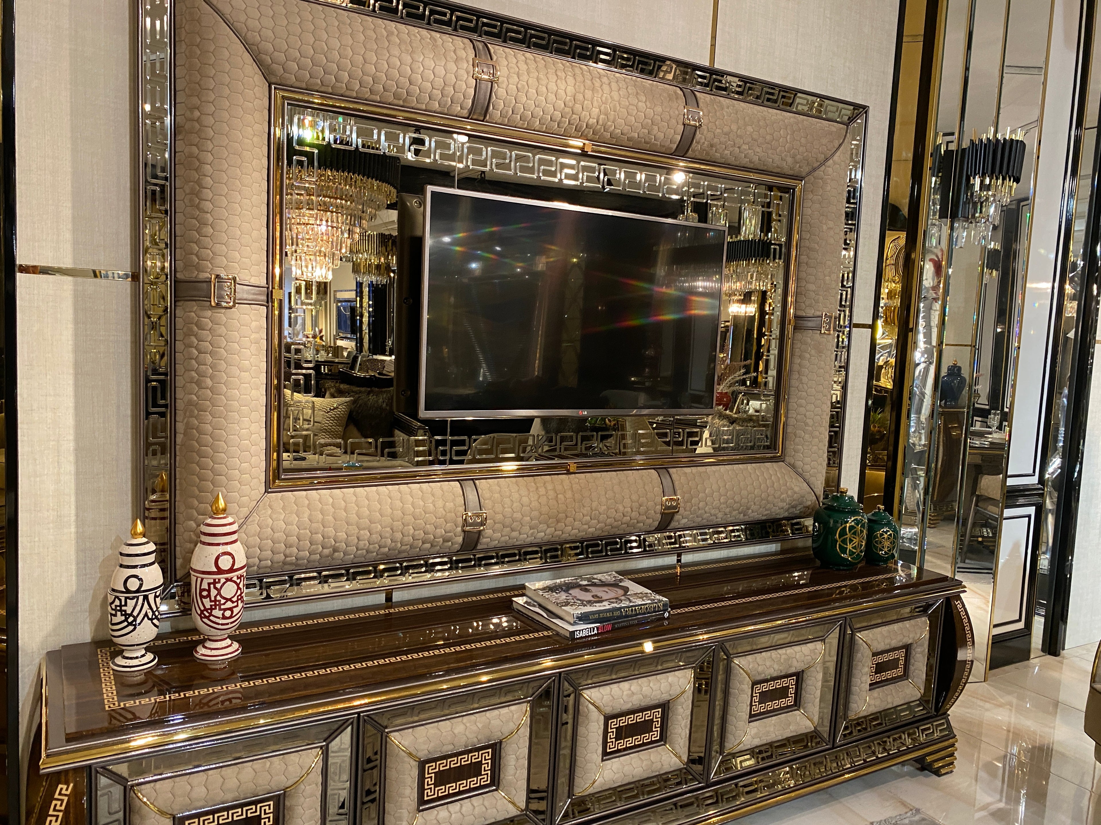 Barbarian Versace Luxury Drawing / Living Room