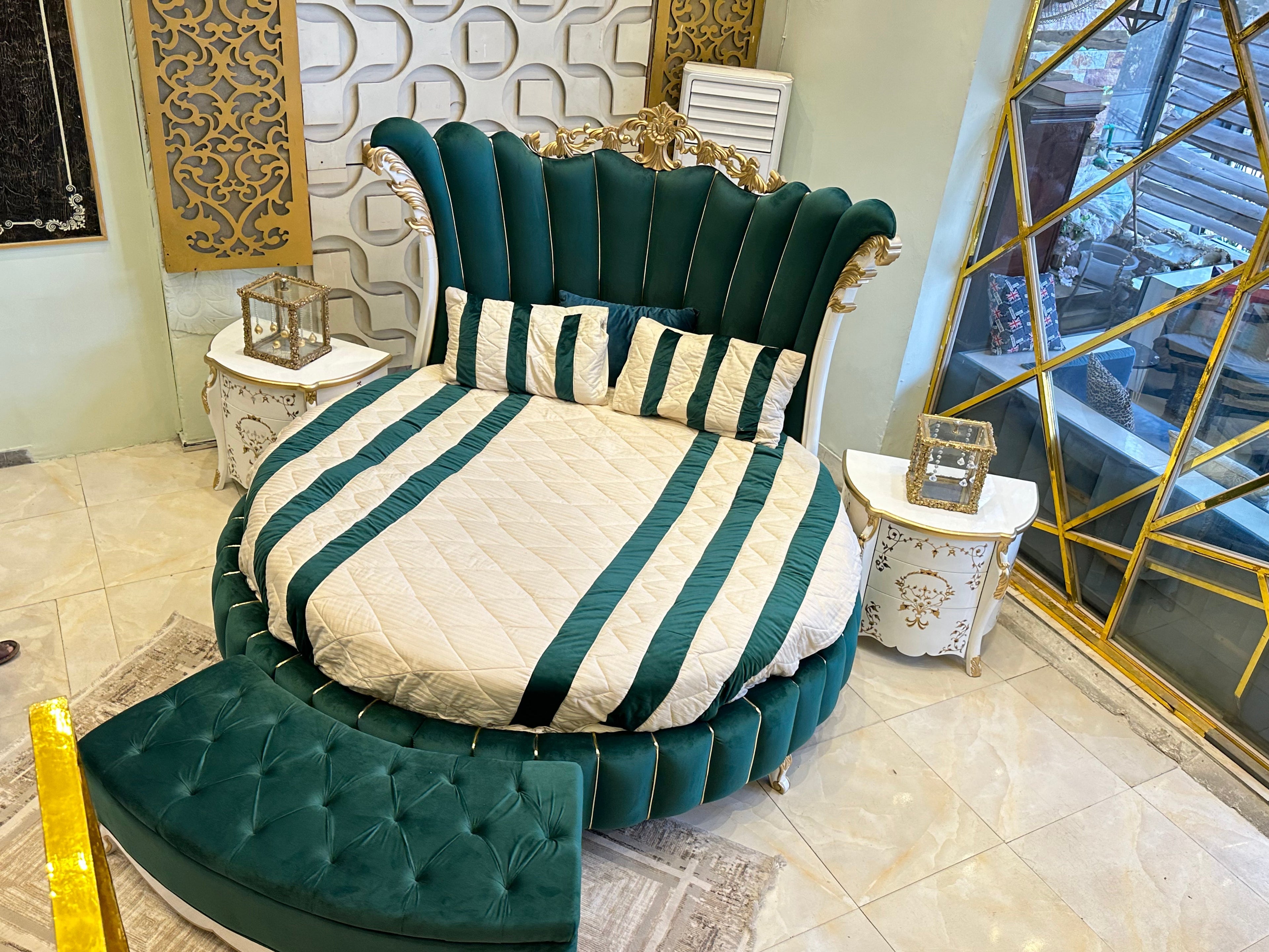Round Luxury Green Bed