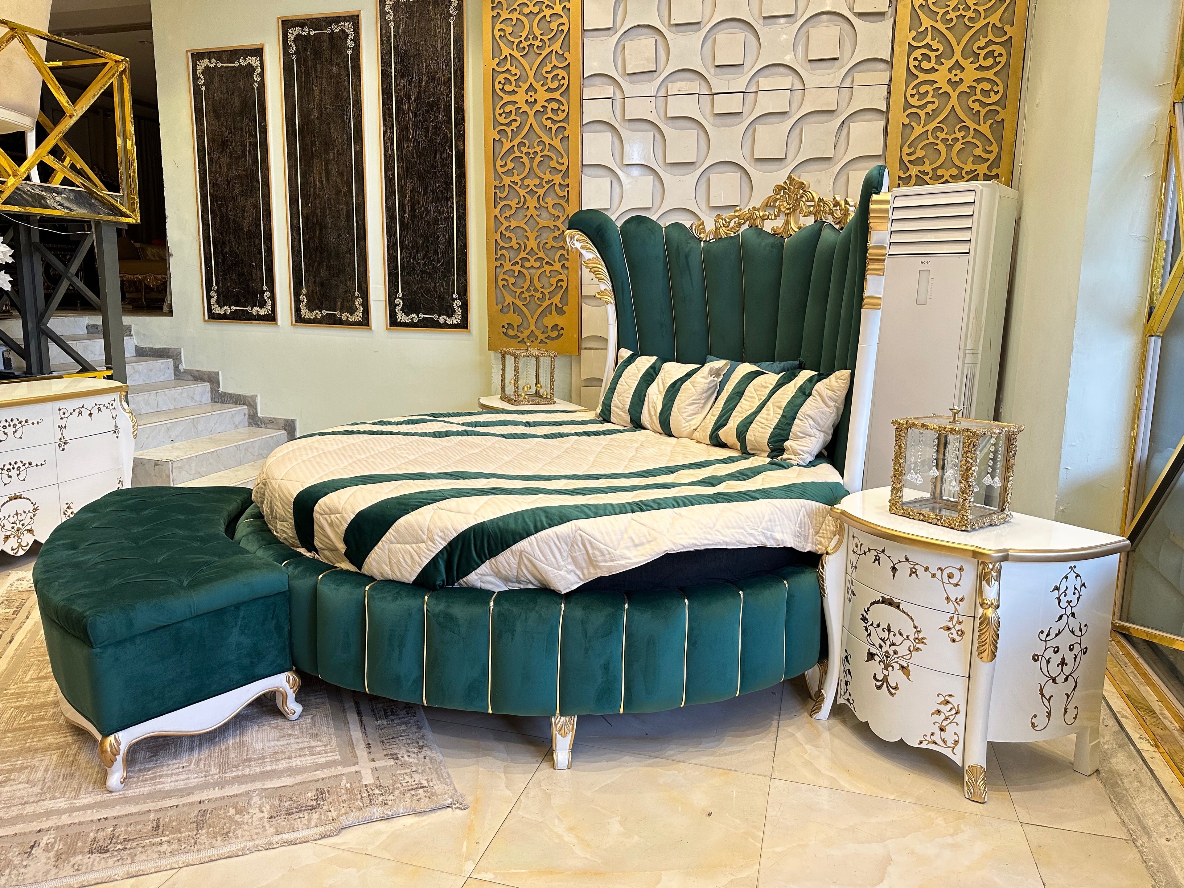 Round Luxury Green Bed