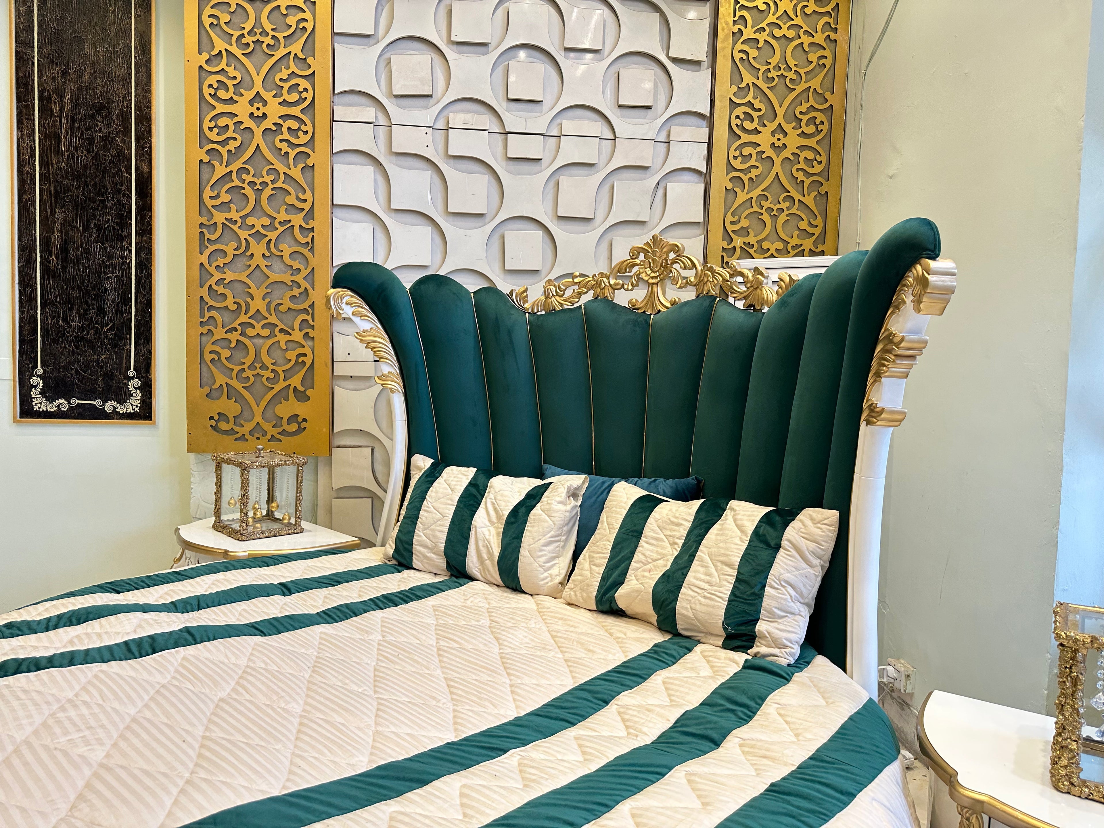 Round Luxury Green Bed