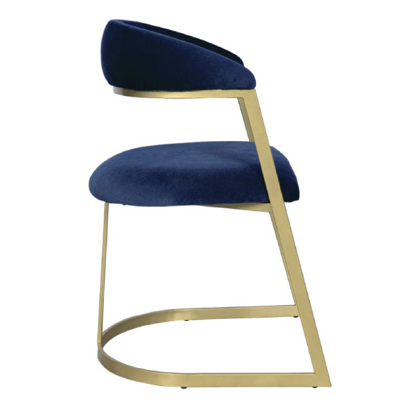 Contemporary Elegance: The Chic Velvet Accent Chair