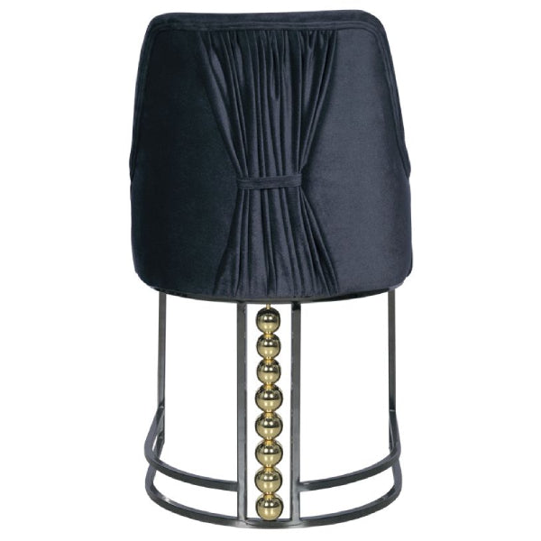 Opulent Design: The Glamorous Velvet Dining Chair