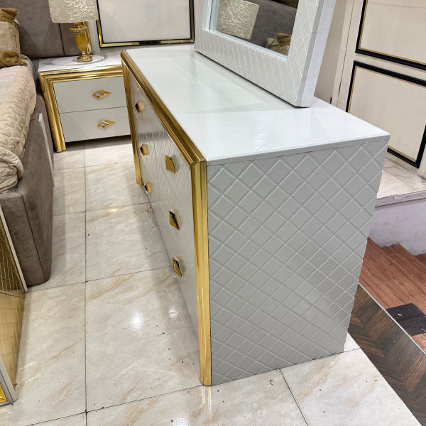 Elegant Beige and Gold Bedroom Set: Timeless Luxury